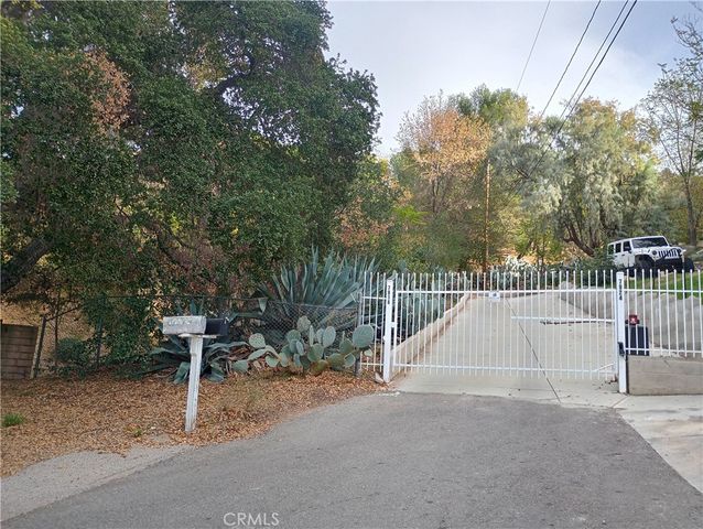 7916 Glenties Lane, Sunland, CA 91040