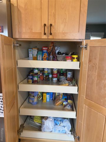 24816 Pamela Street, Brownstown Charter Township, MI 48134