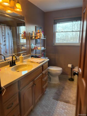 24816 Pamela Street, Brownstown Charter Township, MI 48134