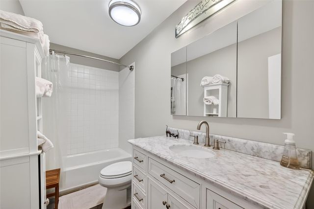 5204 Arboles Drive B, Houston, TX 77035
