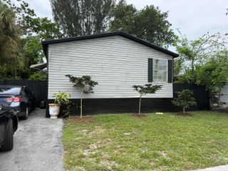 10548 W Sandalfoot Blvd W, Watergate, Boca Raton, FL 33428