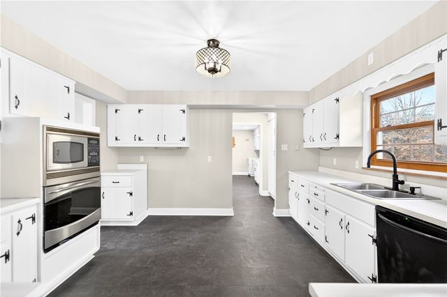 100 Alkim Drive, Centerville, PA 15417