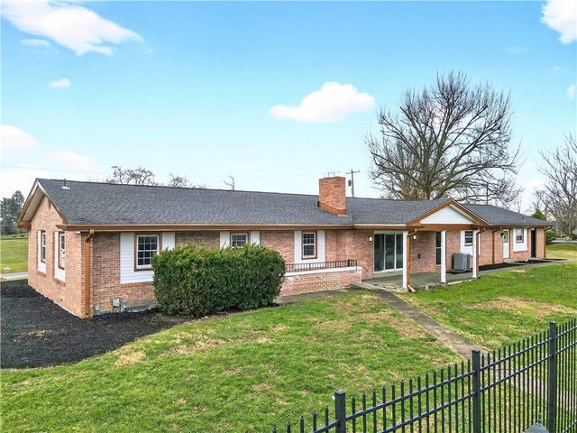 100 Alkim Drive, Centerville, PA 15417