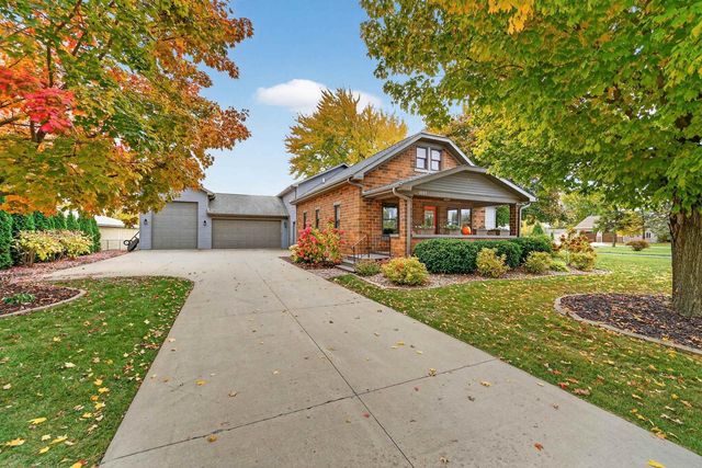 1881 W MAIN STREET, Appleton, WI 54911