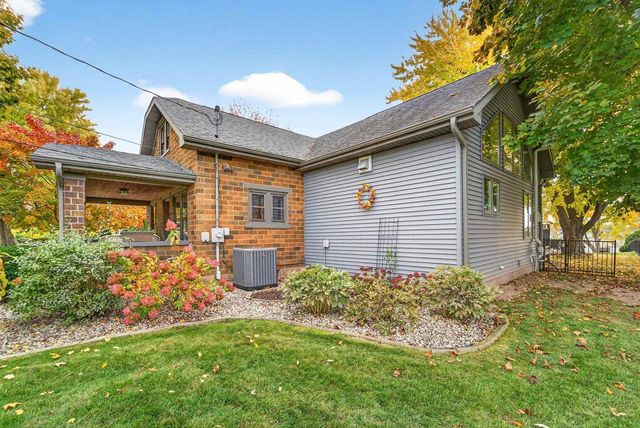 1881 W MAIN STREET, Appleton, WI 54911