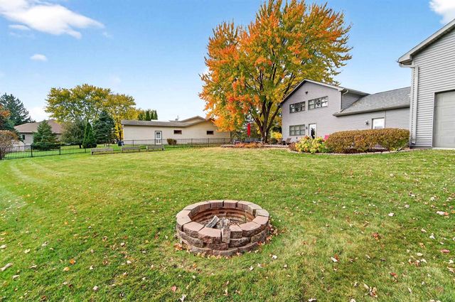 1881 W MAIN STREET, Appleton, WI 54911