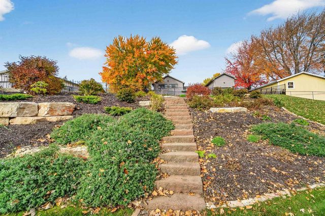 1881 W MAIN STREET, Appleton, WI 54911