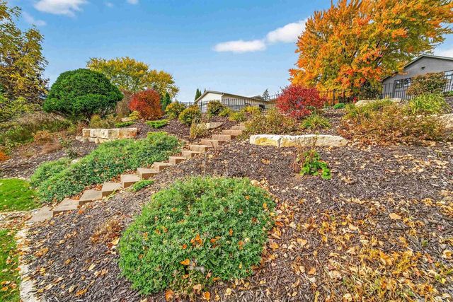 1881 W MAIN STREET, Appleton, WI 54911