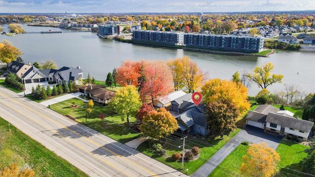 1881 W MAIN STREET, Appleton, WI 54911