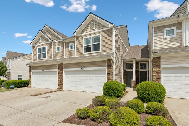1069 Somerset Springs Dr, Spring Hill, TN 37174