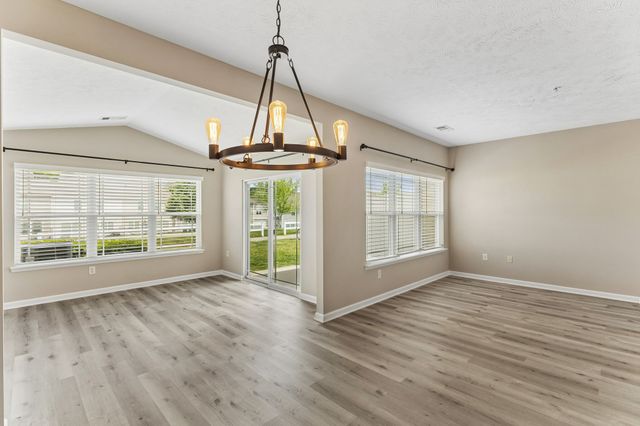 1069 Somerset Springs Dr, Spring Hill, TN 37174