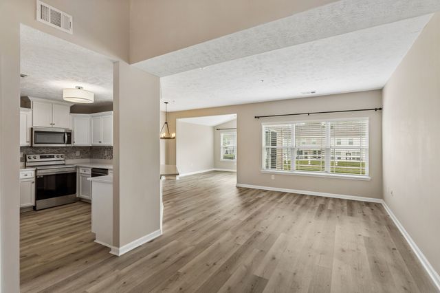 1069 Somerset Springs Dr, Spring Hill, TN 37174