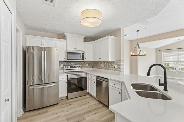 1069 Somerset Springs Dr, Spring Hill, TN 37174