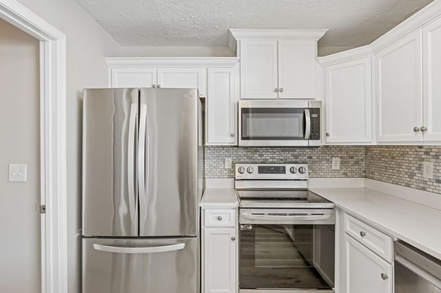 1069 Somerset Springs Dr, Spring Hill, TN 37174
