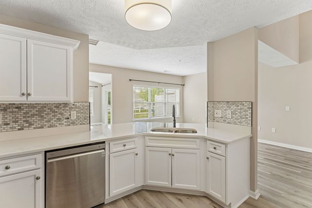 1069 Somerset Springs Dr, Spring Hill, TN 37174