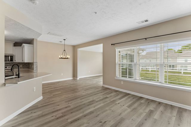 1069 Somerset Springs Dr, Spring Hill, TN 37174