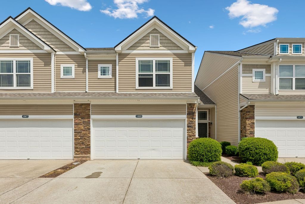 1069 Somerset Springs Dr, Spring Hill, TN 37174