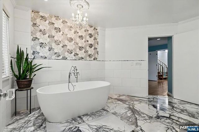376 Kenwood 9, Englewood, NJ 07631