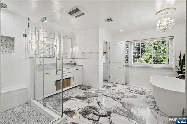 376 Kenwood 9, Englewood, NJ 07631