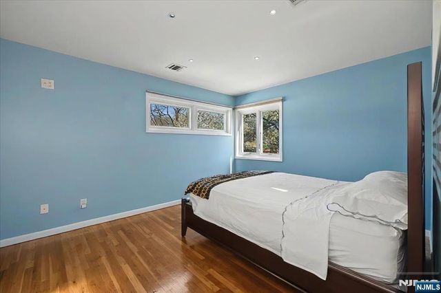 376 Kenwood 9, Englewood, NJ 07631