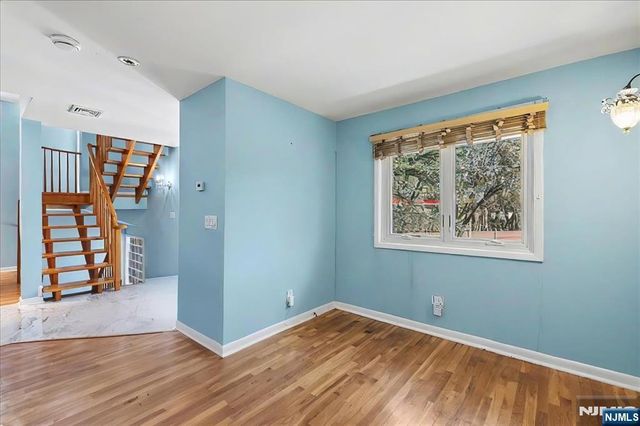 376 Kenwood 9, Englewood, NJ 07631