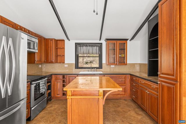 1112 RED BIRD DR, Stanardsville, VA 22973