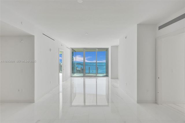 300 Biscayne Boulevard Way 3605W, Miami, FL 33131