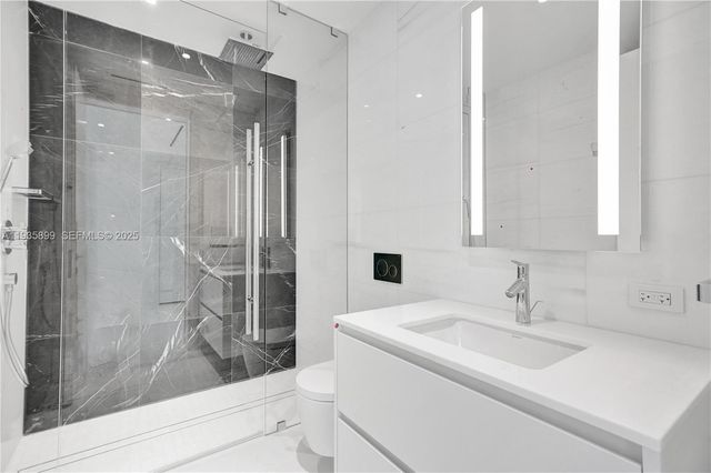 300 Biscayne Boulevard Way 3605W, Miami, FL 33131