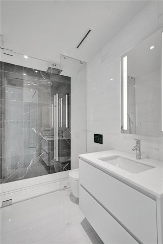 300 Biscayne Boulevard Way 3605W, Miami, FL 33131