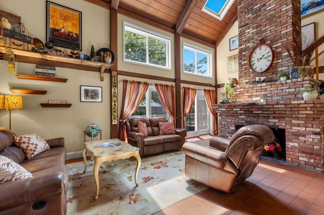 9 Dunes View Road, Dennis, MA 02638