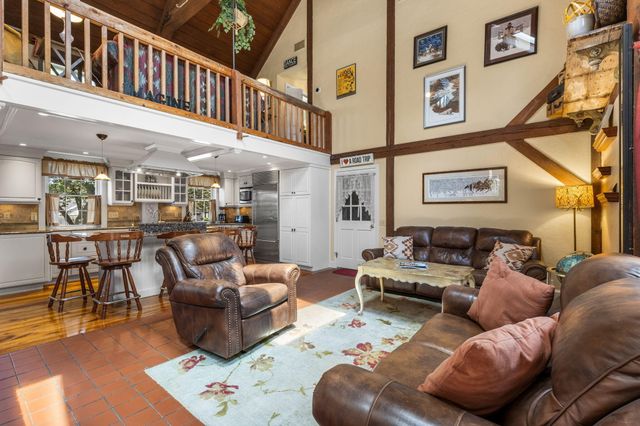 9 Dunes View Road, Dennis, MA 02638