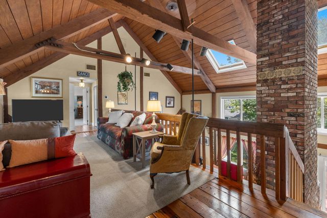 9 Dunes View Road, Dennis, MA 02638