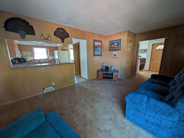 8827 W Burdick AVENUE, Milwaukee, WI 53227