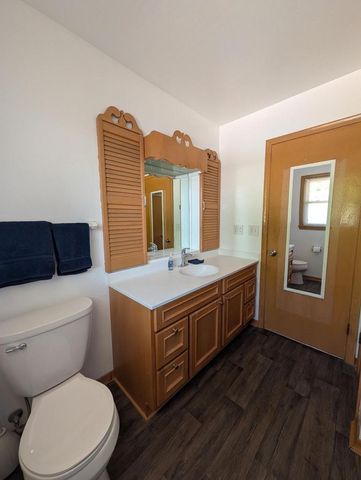 8827 W Burdick AVENUE, Milwaukee, WI 53227