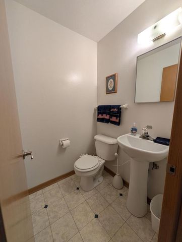 8827 W Burdick AVENUE, Milwaukee, WI 53227