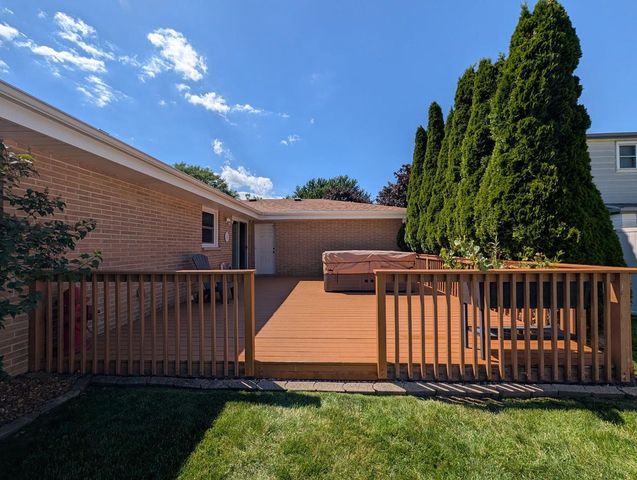 8827 W Burdick AVENUE, Milwaukee, WI 53227