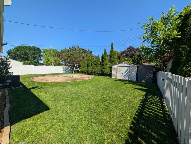 8827 W Burdick AVENUE, Milwaukee, WI 53227