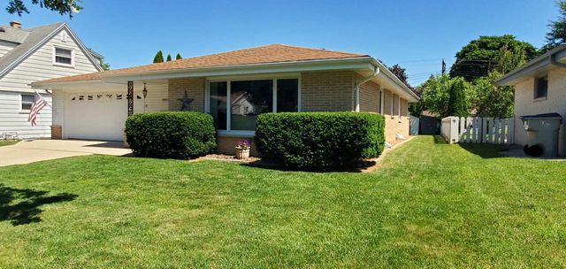 8827 W Burdick AVENUE, Milwaukee, WI 53227