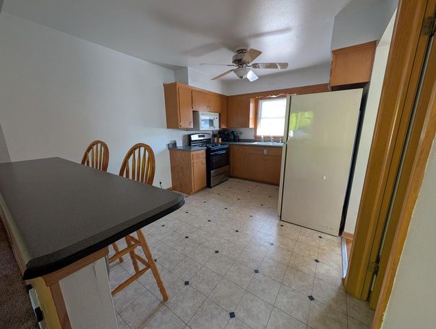 8827 W Burdick AVENUE, Milwaukee, WI 53227