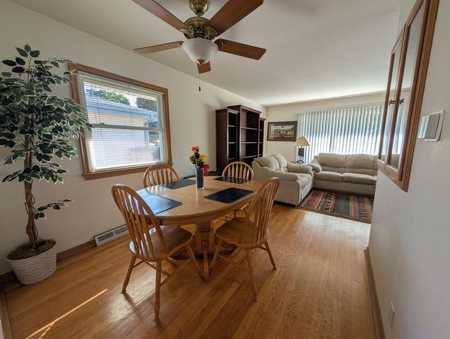 8827 W Burdick AVENUE, Milwaukee, WI 53227
