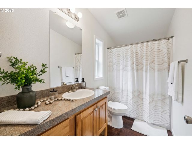 62958 Sw 10TH Rd, Coos Bay, OR 97420