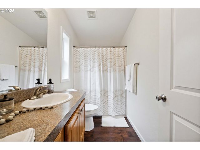 62958 Sw 10TH Rd, Coos Bay, OR 97420