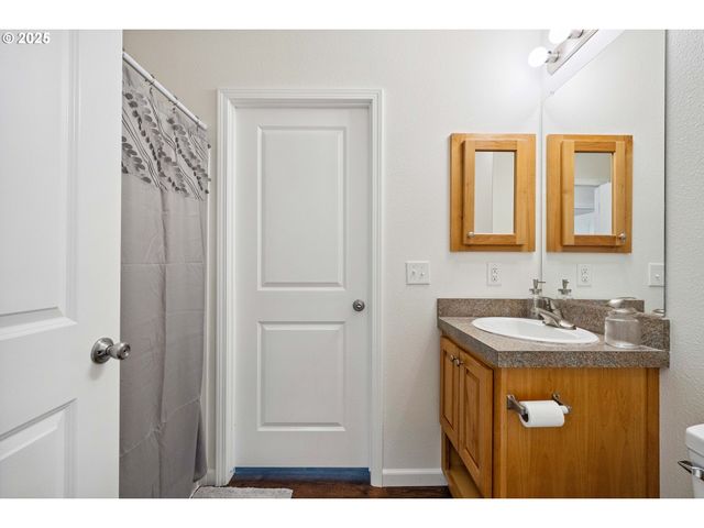 62958 Sw 10TH Rd, Coos Bay, OR 97420