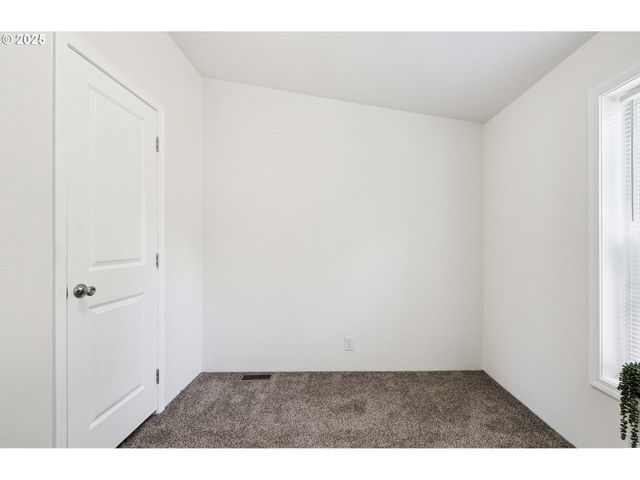 62958 Sw 10TH Rd, Coos Bay, OR 97420