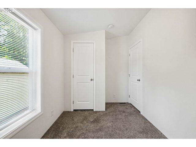 62958 Sw 10TH Rd, Coos Bay, OR 97420