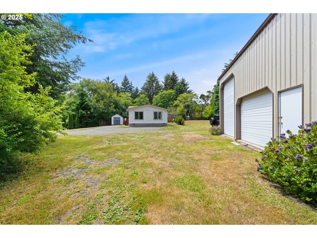 62958 Sw 10TH Rd, Coos Bay, OR 97420