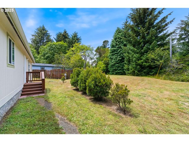 62958 Sw 10TH Rd, Coos Bay, OR 97420
