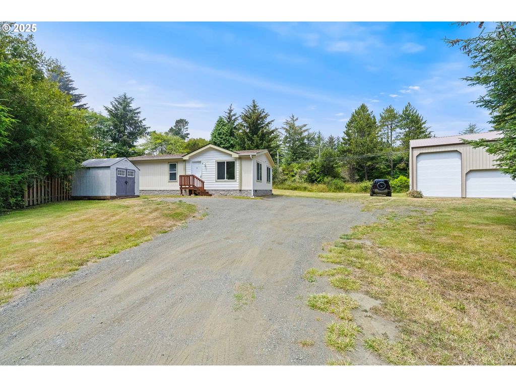 62958 Sw 10TH Rd, Coos Bay, OR 97420