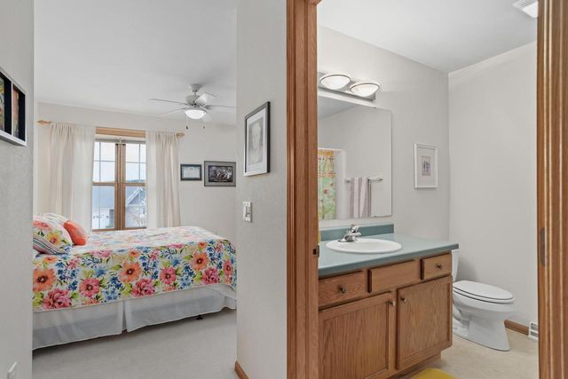 3343 N Stone Creek Circle, Madison, WI 53719