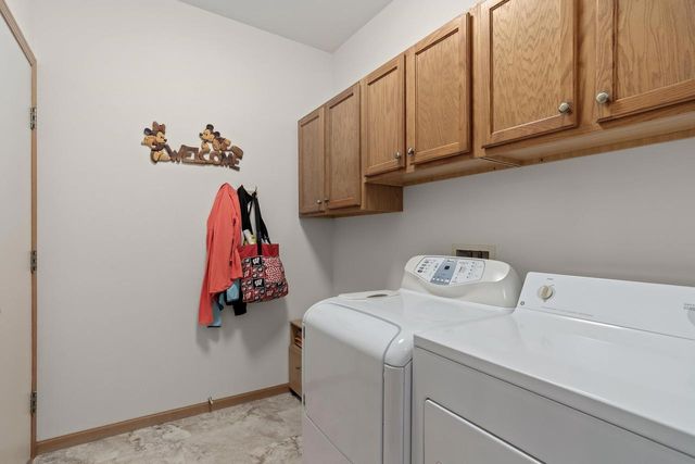 3343 N Stone Creek Circle, Madison, WI 53719